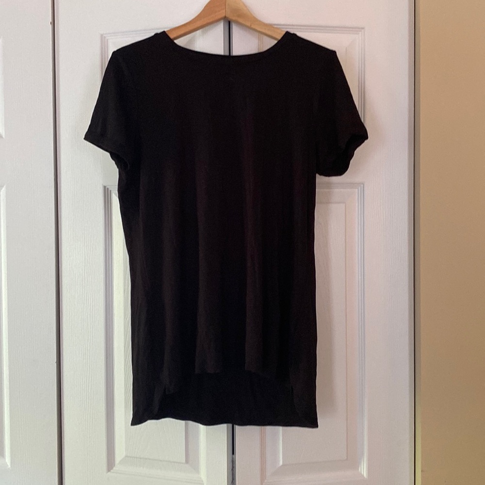 Ellen Tracy T-shirt.